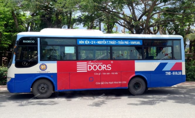 Quảng cáo xe bus tại Nha Trang American Doors