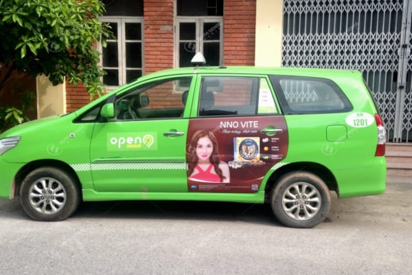 Mega We Care quảng cáo trên taxi toàn quốc 2017