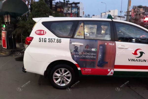Khóa cửa smart-on Hafele quảng cáo taxi Group Hà Nội - TPHCM