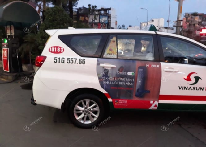 Khóa cửa smart-on Hafele quảng cáo taxi Group Hà Nội - TPHCM