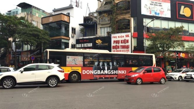 Chiến dịch kỷ niệm 16 năm DBSK debut bằng quảng cáo xe bus tại Hà Nội do Sixth Sense Media thực hiện.