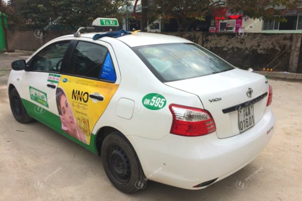 Quảng cáo trên taxi ở Quảng Ninh