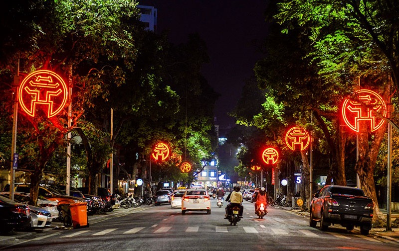 Thiết kế và thi công cột đèn trang trí đường phố toàn quốc