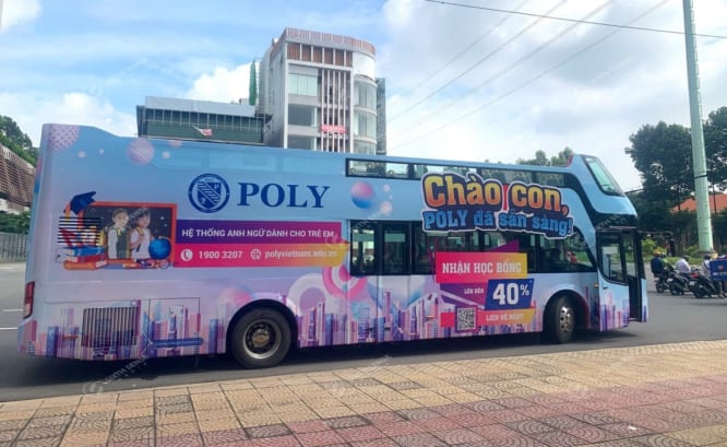 Roadshow xe bus 2 tầng của Trung tâm Anh ngữ Poly tại TPHCM