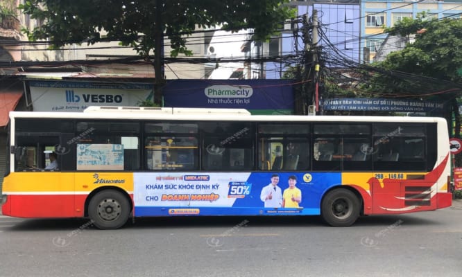 Medlatec quảng cáo xe bus Hà Nội về dịch vụ khám sức khỏe doanh nghiệp
