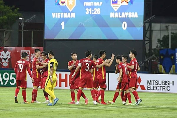 pano quang cao aff cup 1