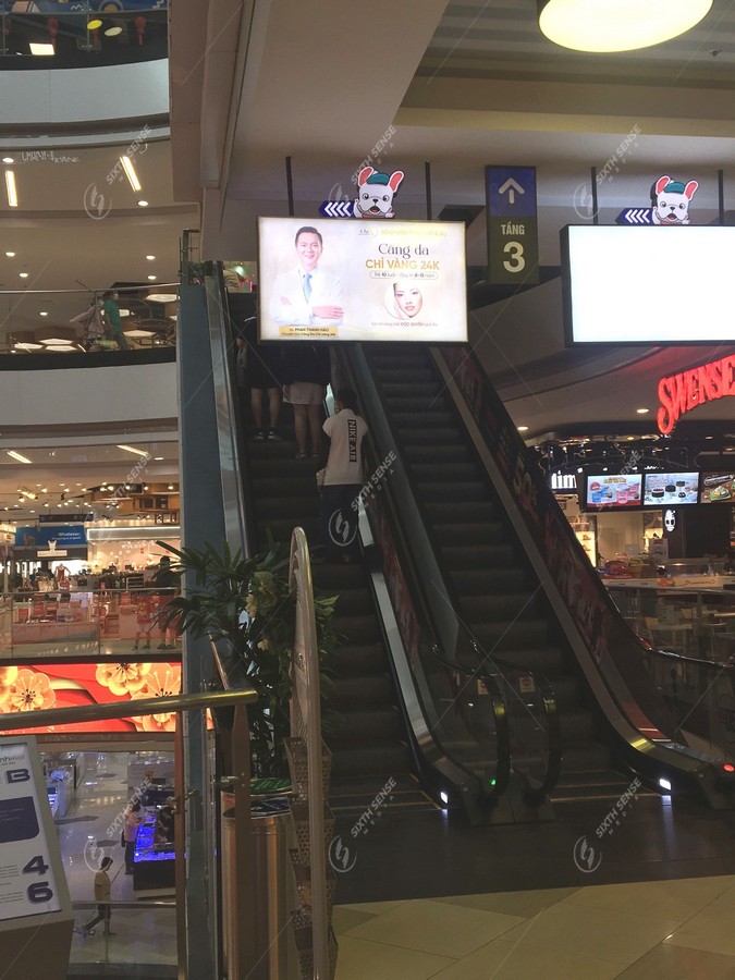 Thi công hộp đèn quảng cáo tại Vạn Hạnh Mall cho TMV Á Âu