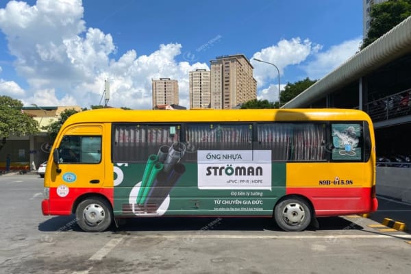 Stroman quảng cáo trên xe bus Hưng Yên