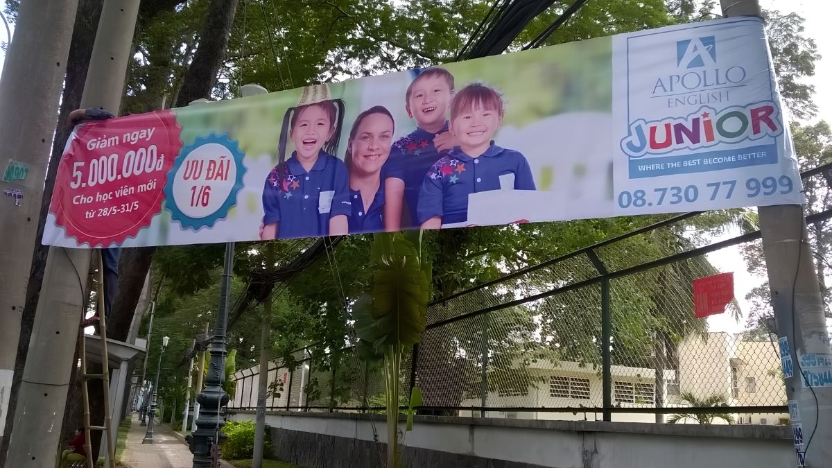 Phướn Quảng Cáo Là Gì? 6 Cách Treo Banner, Phướn, Băng Rôn Hiệu Quả 4 Phướn quảng cáo theo nội dung với nhiều thiết kế và màu sắc phù hợp từng chiến dịch
