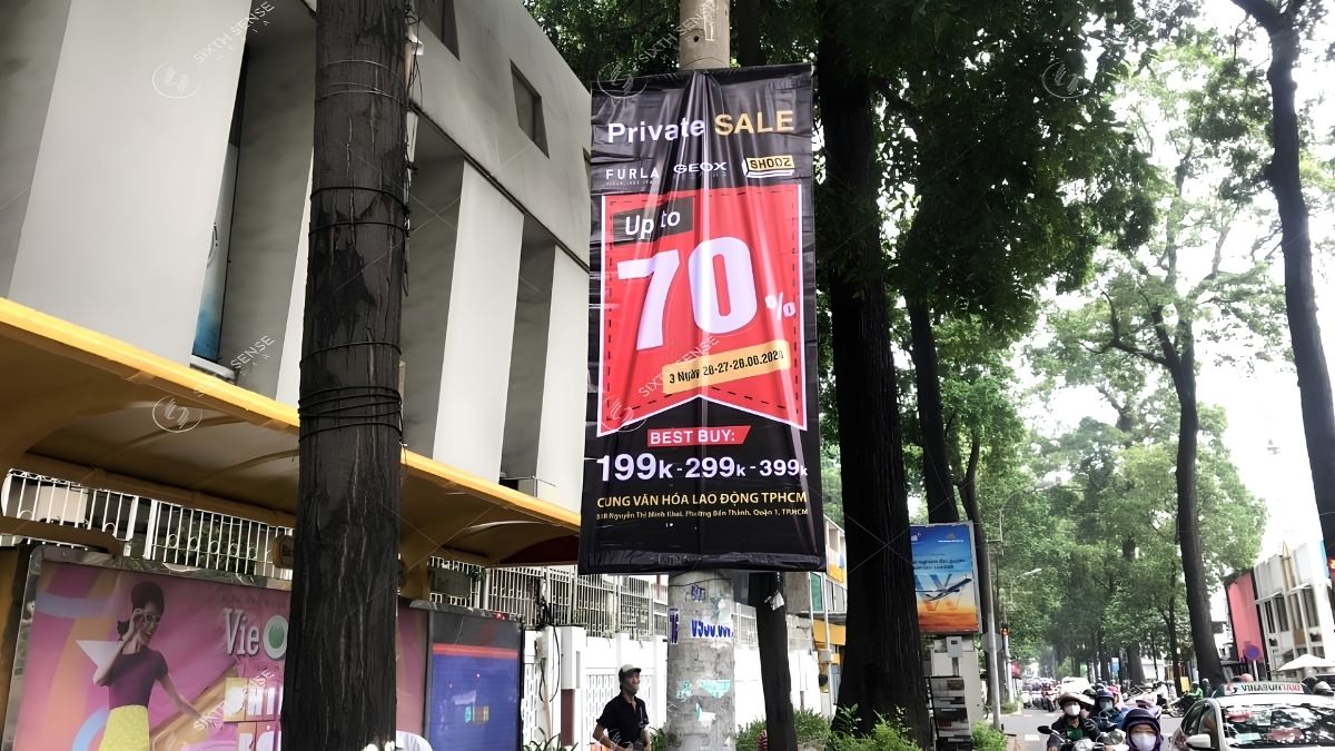 Phướn Quảng Cáo Là Gì? 6 Cách Treo Banner, Phướn, Băng Rôn Hiệu Quả 7 Phân loại phướn quảng cáo theo chất liệu in ấn và nhu cầu triển khai ngoài trời (Nguồn dự án SSM)