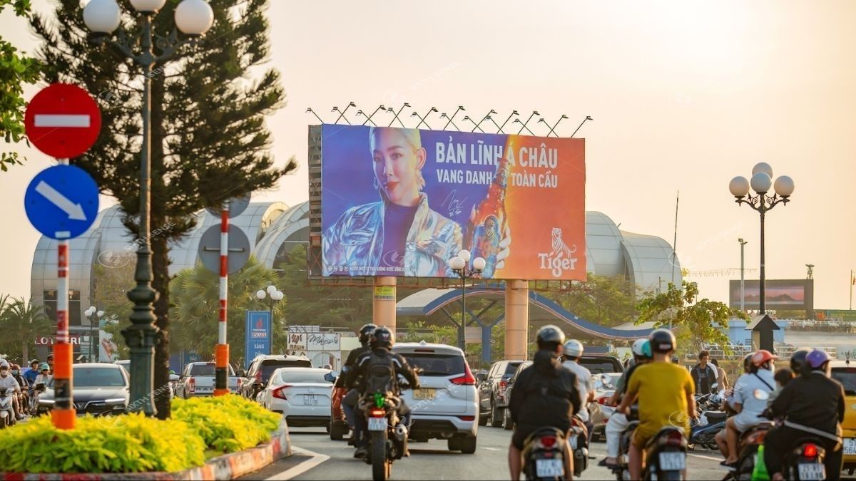 gia thue billboard 3